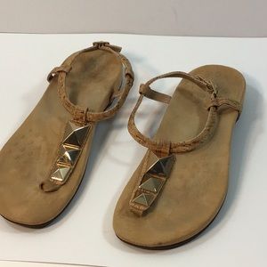 Vionic sandals . Cork pattern T strap flats with gold embellishment. 8.5